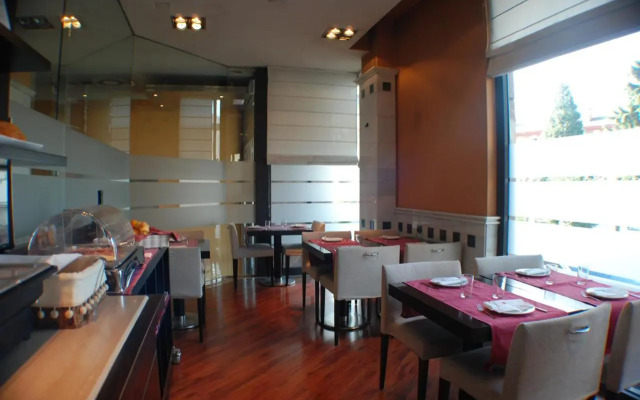 Hotel Mieres del Camino