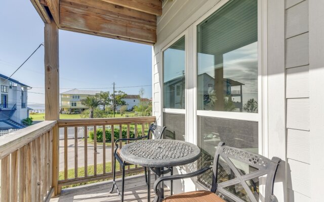 Seabrook Getaway w/ Balconies & Bay Views!
