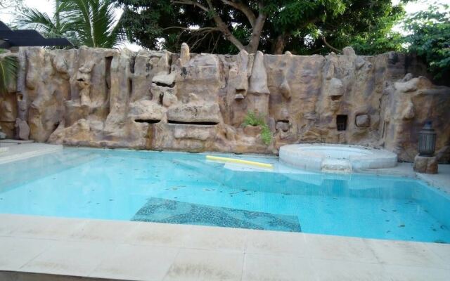 Assinie Weekend Lodge