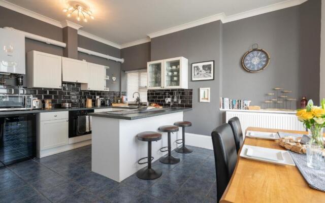 Stunning sea views Ventnor Apartment