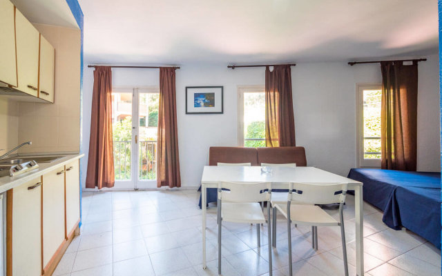 Apartaments AR Monjardí