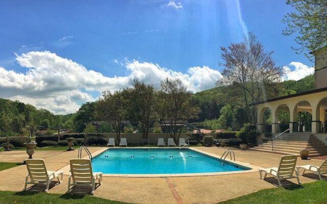The 1927 Lake Lure Inn & Spa