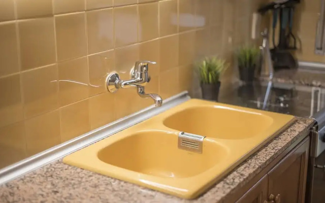 Ampolla Apartment TH18