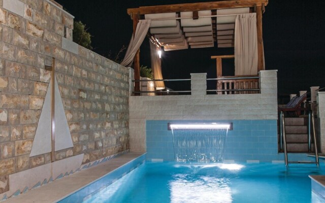 Nice Home in Sevid With 6 Bedrooms, Wifi and Outdoor Swimming Pool