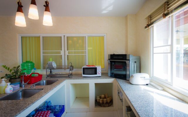 Tharnrarin Villa Suphan Buri
