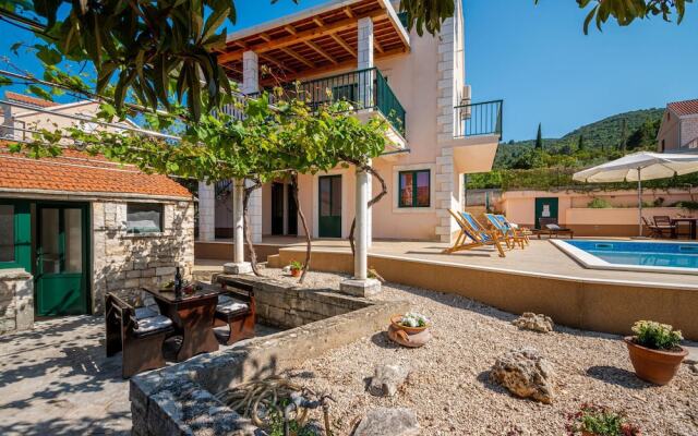 Amazing Home in Kneze With Wifi and 4 Bedrooms
