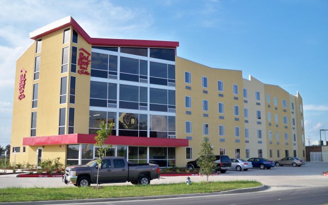 Red Roof Inn & Suites Beaumont