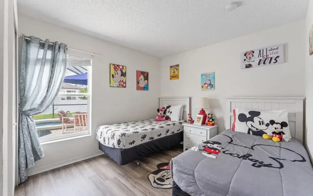 Entertaining Game Room 4BR Near Disney