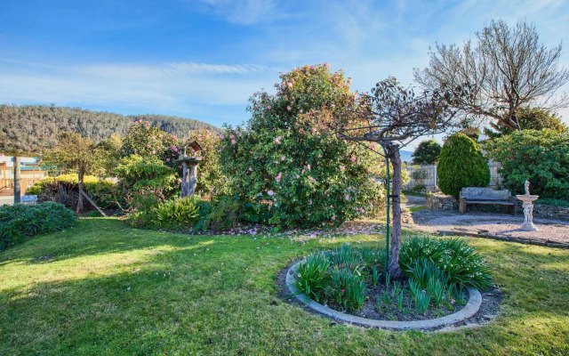Wintersun Gardens Motel