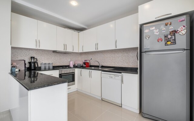 Villa Aris by Villatatilin