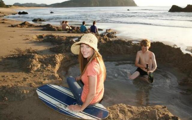 Hot Water Beach Bure Wera