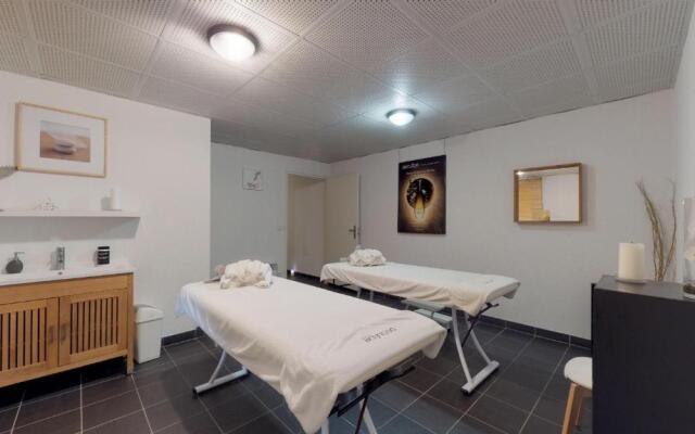 Le Hameau SPA & PISCINE studio 2 pers by Alpvision Residences