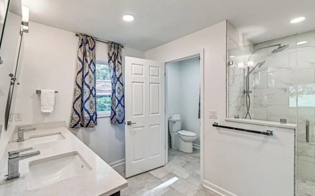 Charming Pinehurst Getaway w/ Golf Course View!