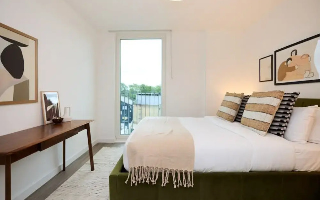 The Tottenham Retreat - Homely 2bdr Flat With Balcony