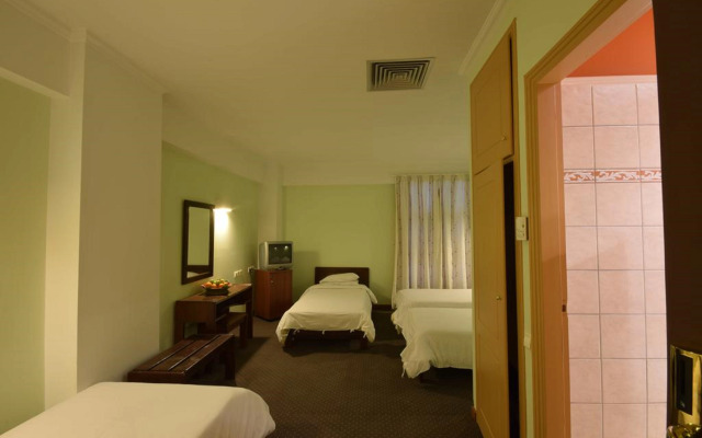 Mont Helmos Hotel
