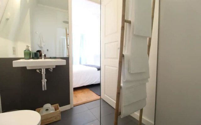 Bright 1 Bedroom With Lovely Balcony in Lisbon