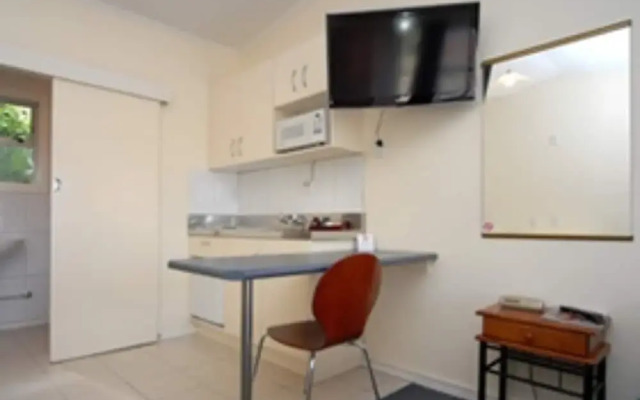 Frimley Lodge Motel