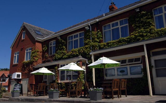 The Cliffemount Hotel