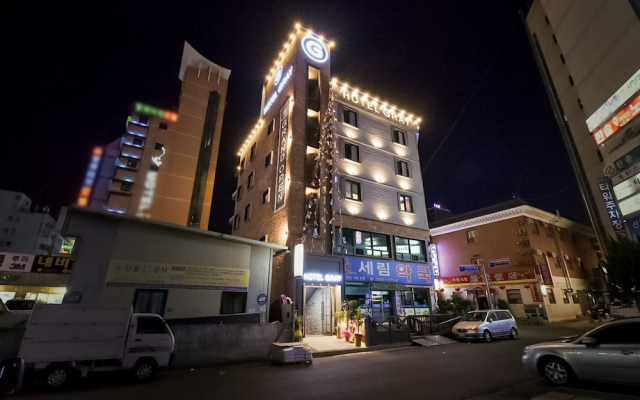Changwon Myeongseodong Gray Hotel