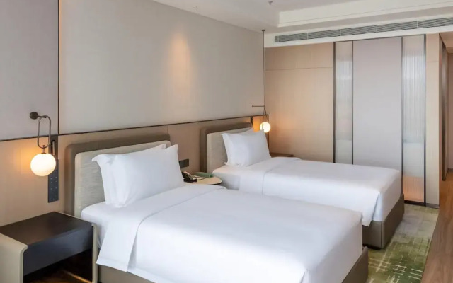 Nanjing Yangzi River Conference Center Longshan Lake Hotel