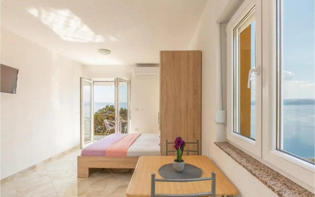 Studio Apartment in Krvavica