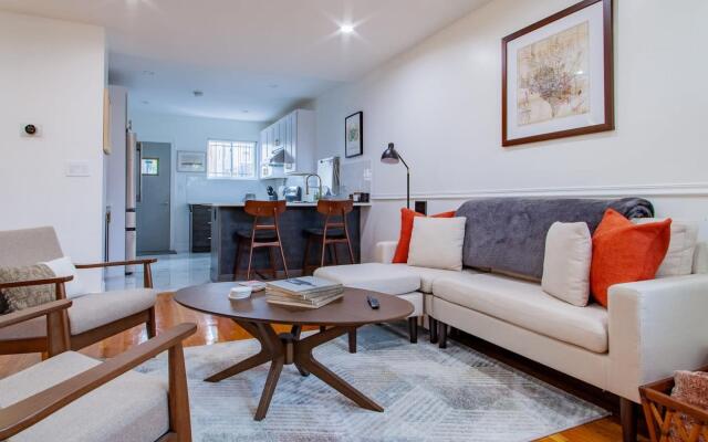 Fancy 1-BR in Central Location ⚜ Parking available