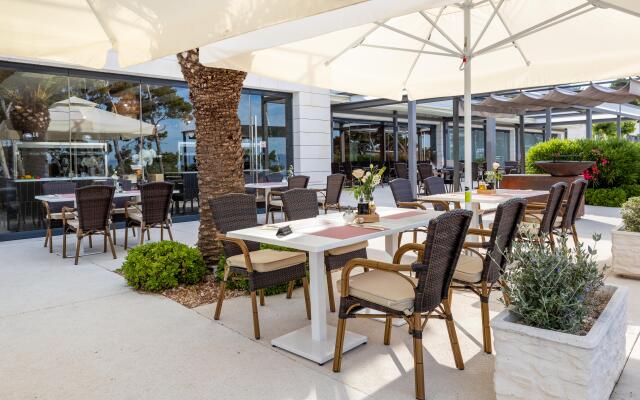 Romana Beach Apartments