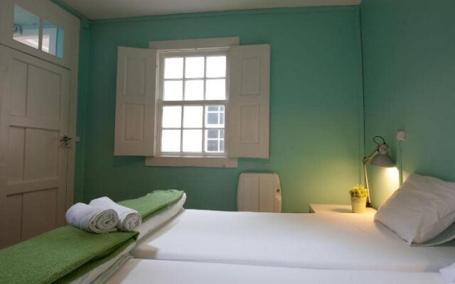 Magnlia Porto Hostel  Suites