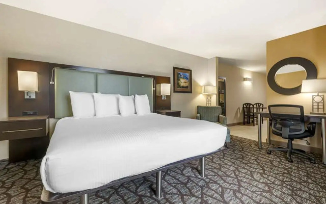 Best Western Plus Oceanside Palms Hotel
