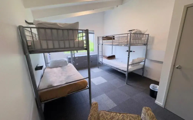 Waiheke Backpackers Hostel