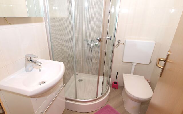 Apartments Yellow 721