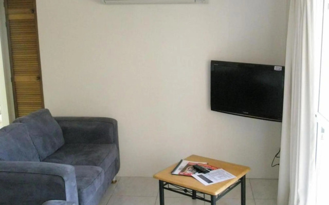 Tradewinds McLeod Holiday Apartments