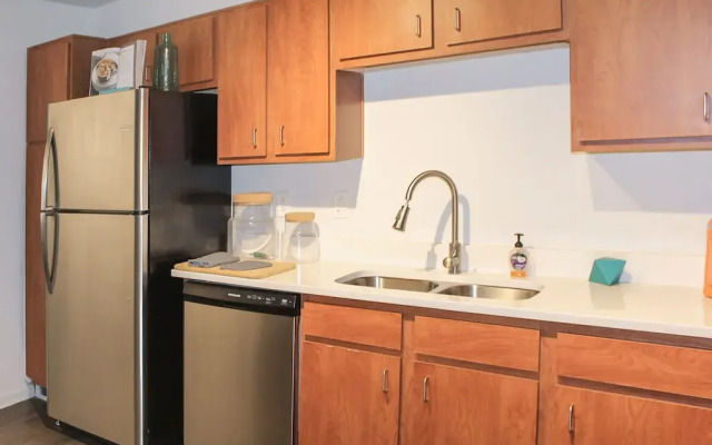 Upstay - Condo With Pool-gym-games-bbq - Walk to Uoft