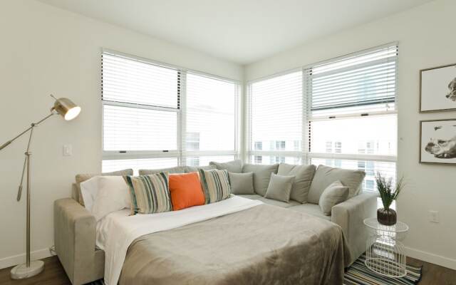 Downtown LA Penthouse Convention Suite