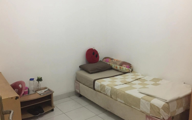 Homey House Serpong – Guest Rooms – South Tangerang