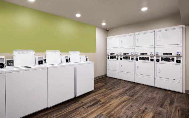 WoodSpring Suites Houston IAH Airport