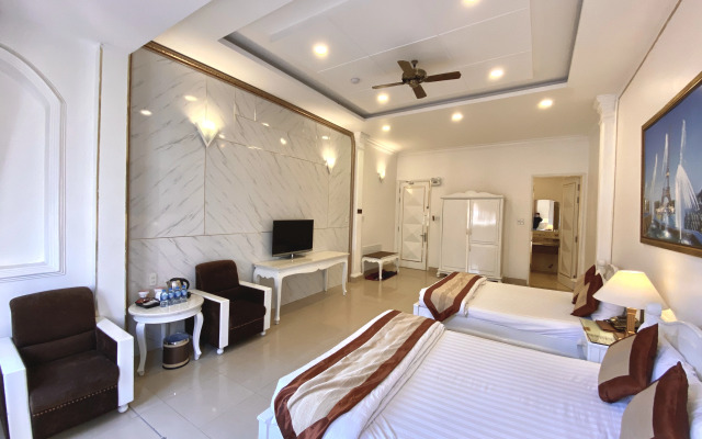 Tulip Hotel