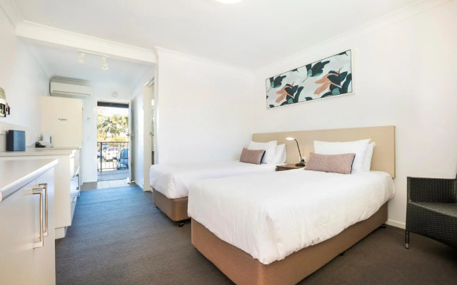 Nightcap at Golden Beach Tavern