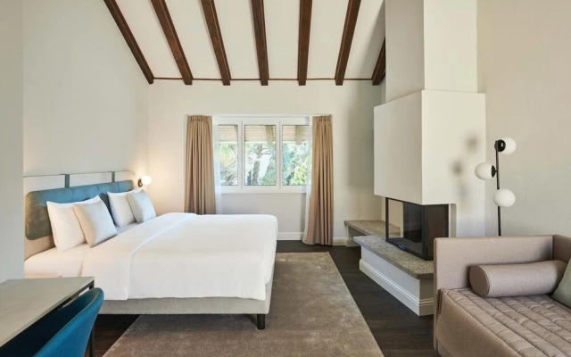 Vista Lakefront Boutique Hotel