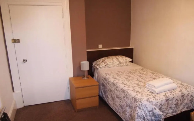 Kingswood Hotel