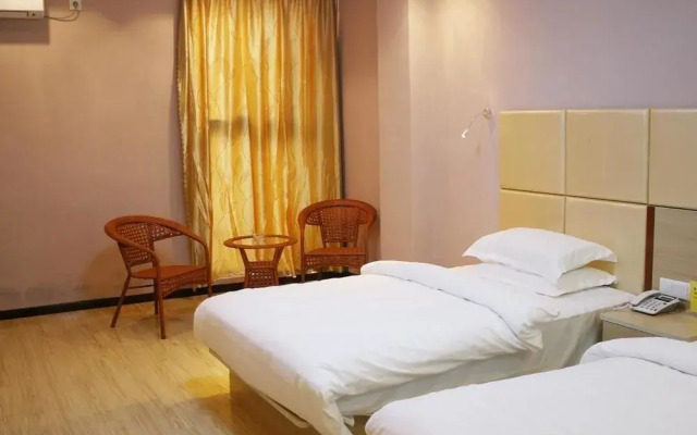 Golden Phoenix Business Hotel