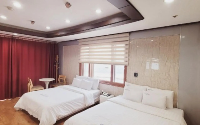 Gyeongpo Emerald Beach Hotel