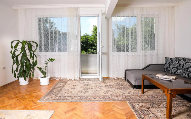 Krichim Apartments,Three-Bedroom, large apartment, TOP CENTER