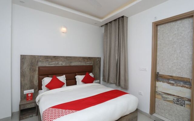 Hotel Gracious by OYO Rooms