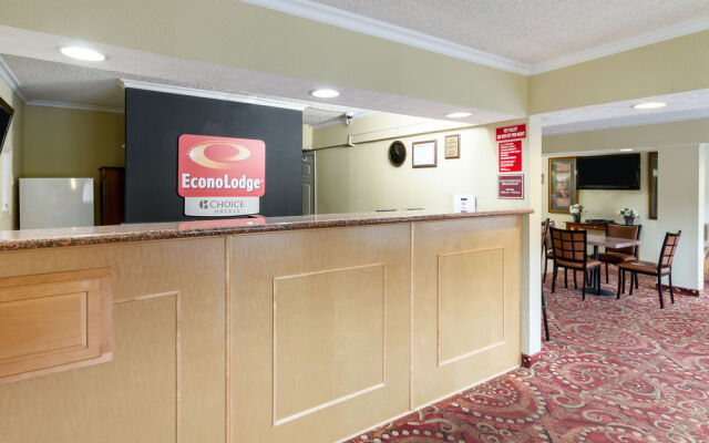 Econo Lodge Huntington - Barboursville University Area