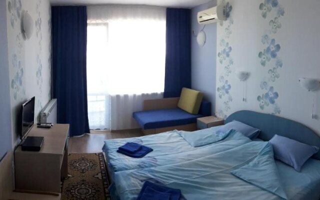 Dolphin Family Hotel