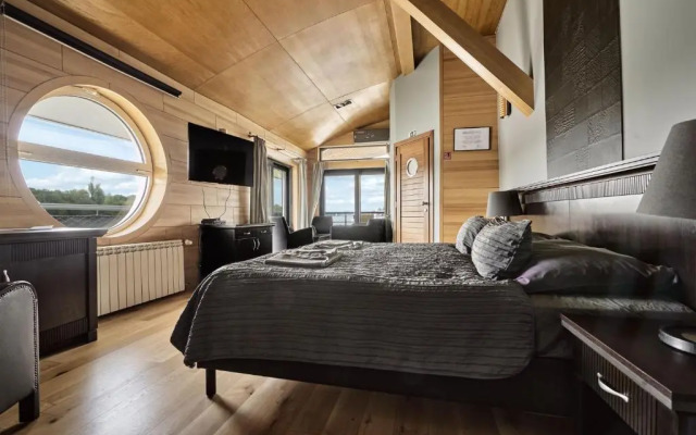 Vogue Apartments Room