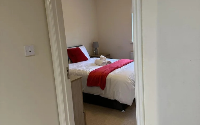 Captivating 5-bed House in Milton Keynes
