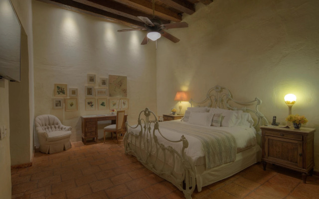 Casa del Arzobispado Hotel