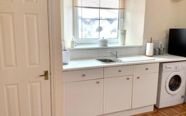 Second Floor Apartment Tenby Town Centre